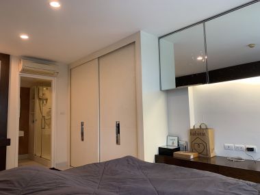 Room Looks Brand New!! 71 Sq.m Condo for SALE at The Bangkok Sathorn - Taksin located in front of BTS Krung Thonburi!!