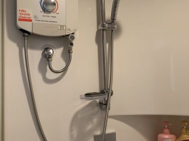 Room Looks Brand New!! 71 Sq.m Condo for SALE at The Bangkok Sathorn - Taksin located in front of BTS Krung Thonburi!!