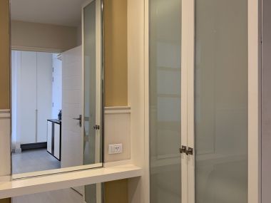 Room Looks Brand New!! 71 Sq.m Condo for SALE at The Bangkok Sathorn - Taksin located in front of BTS Krung Thonburi!!