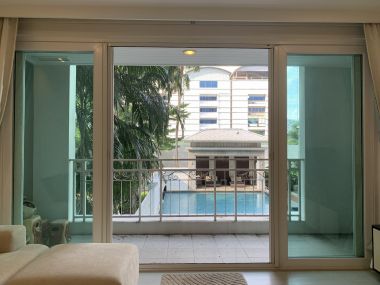 Room Looks Brand New!! 71 Sq.m Condo for SALE at The Bangkok Sathorn - Taksin located in front of BTS Krung Thonburi!!