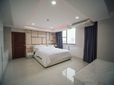 Best Price! Beautiful Unit! 110 Sq.m for SALE at Supalai Place Sukhumvit 39 Beautiful View!!