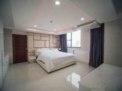 Best Price! Beautiful Unit! 110 Sq.m for SALE at Supalai Place Sukhumvit 39 Beautiful View!!