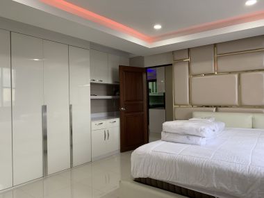 Best Price! Beautiful Unit! 110 Sq.m for SALE at Supalai Place Sukhumvit 39 Beautiful View!!