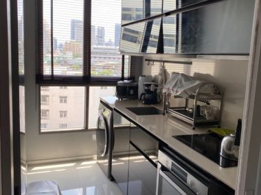 Best Price In The Project!! 65 Sq.m 2BR 2BA Corner Unit for SALE at The Room Sathorn - St. Louis