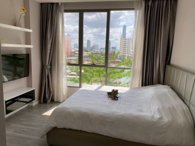 Best Price In The Project!! 65 Sq.m 2BR 2BA Corner Unit for SALE at The Room Sathorn - St. Louis