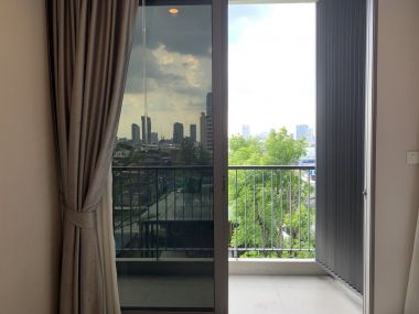 Best Price In The Project!! 65 Sq.m 2BR 2BA Corner Unit for SALE at The Room Sathorn - St. Louis