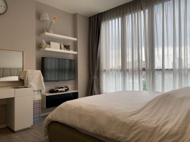 Best Price In The Project!! 65 Sq.m 2BR 2BA Corner Unit for SALE at The Room Sathorn - St. Louis