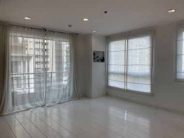 Scandinavian modern Duplex Penthouse 3Bed 4 Bath for Sale at Serene Place Sukhumvit 24