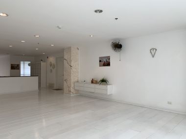 Scandinavian modern Duplex Penthouse 3Bed 4 Bath for Sale at Serene Place Sukhumvit 24