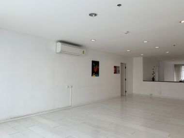 Scandinavian modern Duplex Penthouse 3Bed 4 Bath for Sale at Serene Place Sukhumvit 24