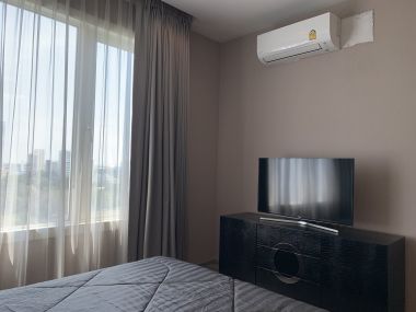 2 Bed 2 Bath with pool view at Siri at Sukhumvit in Thonglor for Sale with Tenant