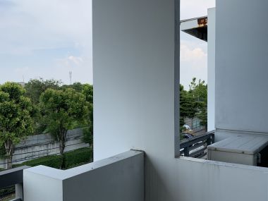 ขาย! Town Home หมู่บ้าน บ้านใหม่ พระราม 9- ศรีครินทร์ 3 ห้องนอน 3 ห้องนอน 3 ชั้น 21 ตรว.  เพียง 4,500,000 บาท เฟอร์นิเจอร์ครบพร้อมเข้าอยู่