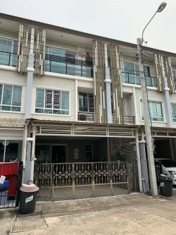 Hot Deal!!! For rent! !! at Townhome The Plant Citi Chaengwattana 25, 000THB/month 3 Bedroom 3 Bathroom Fully furnished