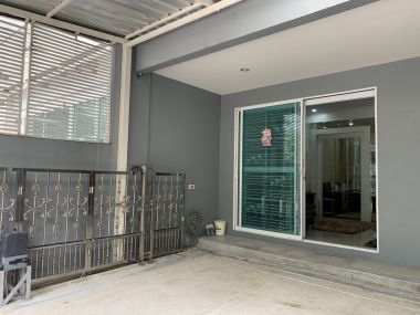 ลดสุดๆ ถูกกว่านี้ไม่มีอีกแล้ว!!** ปล่อยเช่าทาวน์โฮม ** The Plant Citi แจ้งวัฒนะ ในราคาเพียง 25, 000บาท/เดือน 3 ชั้น 3 ห้องนอน 3 ห้องน้ำ ขนาด 25 ตรว. พื้นที่ใช้สอย 180 ตรม. เฟอร์นิเจอร์ครบพร้อมเข้าอยู่