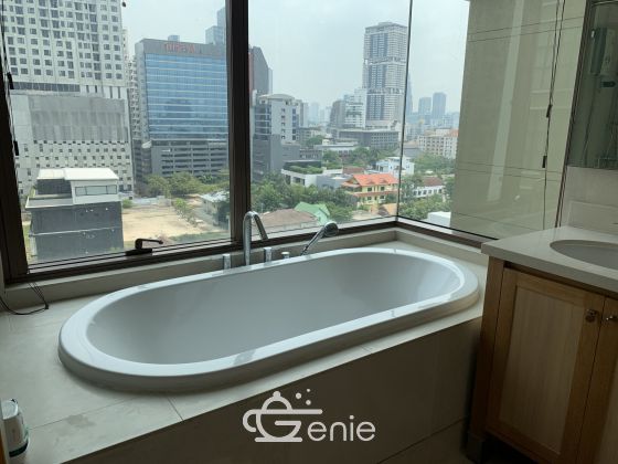 ให้เช่า!!! ราคาพิเศษ The Emporio Place 2 ห้องนอน ห้องใหญ่อยู่สบาย 106 ตรม ใกล้ BTS พร้อมพงษ์ เพียง 65, 000 บาท/เดือน เฟอร์นิเจอร์ครบพร้อมเข้าอยู่