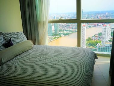 Luxury 3 bedroom unit with panorama view of Chaopraya River