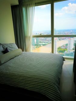 Luxury 3 bedroom unit with panorama view of Chaopraya River