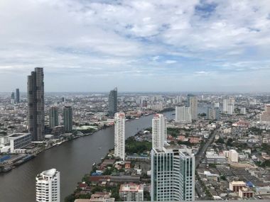 Luxury 3 bedroom unit with panorama view of Chaopraya River