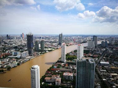 Luxury 3 bedroom unit with panorama view of Chaopraya River