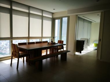 Luxury 3 bedroom unit with panorama view of Chaopraya River