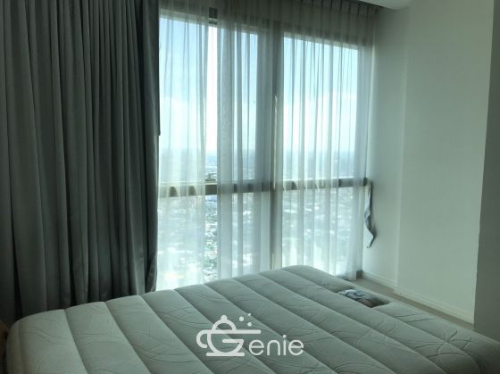 Luxury 3 bedroom unit with panorama view of Chaopraya River