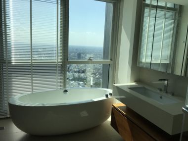 Luxury 3 bedroom unit with panorama view of Chaopraya River