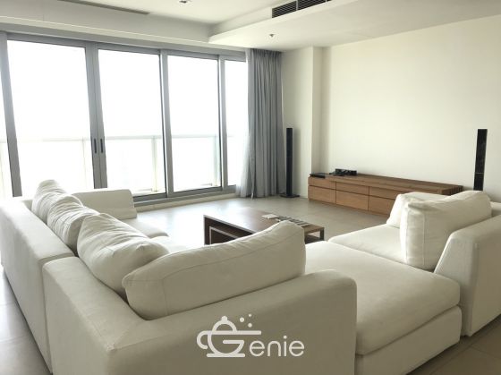 Luxury 3 bedroom unit with panorama view of Chaopraya River