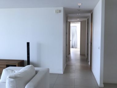 Luxury 3 bedroom unit with panorama view of Chaopraya River