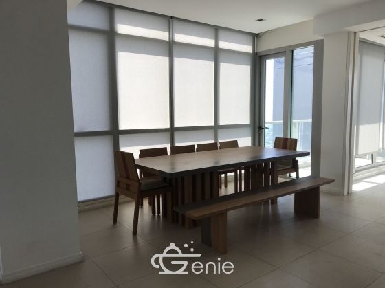 Luxury 3 bedroom unit with panorama view of Chaopraya River