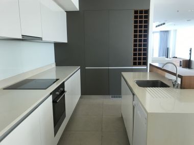 Luxury 3 bedroom unit with panorama view of Chaopraya River