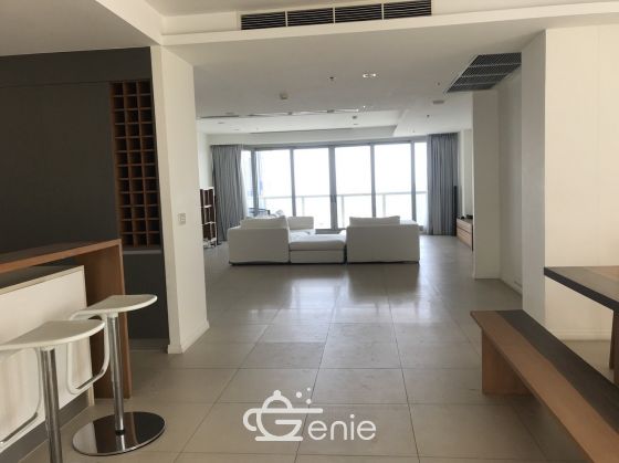 Luxury 3 bedroom unit with panorama view of Chaopraya River