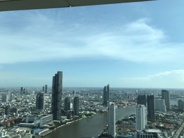 Luxury 3 bedroom unit with panorama view of Chaopraya River