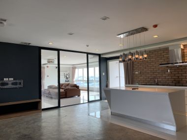 ลดสุดๆประชดโควิด ให้เช่า!!! บ้านปลัดสมภพ Penthouse ในราคาเพียง 35, 000บาท/เดือน 2 ห้องนอน 2 ห้องน้ำ ห้องใหญ่อยู่สบาย 180 ตรม.+ดาดฟ้า 100 ตรม. ใกล้ BTS วงเวียนใหญ่ เฟอร์นิเจอร์ครบพร้อมเข้าอยู่