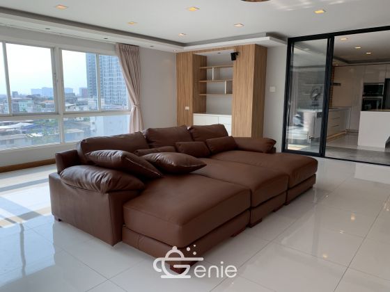 Hot Deal! For rent!!! at Sompob Penthouse 2 Bedroom 2 Bathroom 180+100 Sq.m. 35, 000THB/month Fully furnished