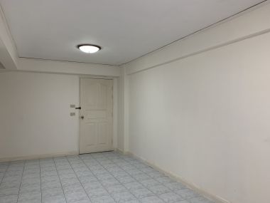 Duriya charima , Rama 9 soi 13