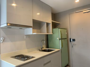 For Sale or Rent! at Idoe Mobi Sukhumvit 81  Type Duplex 2 Bedroom 2 Bathroom 60 sqm. Floor 22nd  Selling Price 7,000,000 THB Rental Price 20,000 THB/Month Fully furnished (Can Negotiate)
