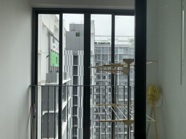 For Sale or Rent! at Idoe Mobi Sukhumvit 81  Type Duplex 2 Bedroom 2 Bathroom 60 sqm. Floor 22nd  Selling Price 7,000,000 THB Rental Price 20,000 THB/Month Fully furnished (Can Negotiate)