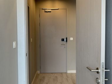 For Sale or Rent! at Idoe Mobi Sukhumvit 81  Type Duplex 2 Bedroom 2 Bathroom 60 sqm. Floor 22nd  Selling Price 7,000,000 THB Rental Price 20,000 THB/Month Fully furnished (Can Negotiate)