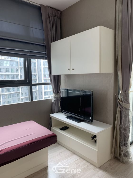 For Sale or Rent! at Idoe Mobi Sukhumvit 81  Type Duplex 2 Bedroom 2 Bathroom 60 sqm. Floor 22nd  Selling Price 7,000,000 THB Rental Price 20,000 THB/Month Fully furnished (Can Negotiate)