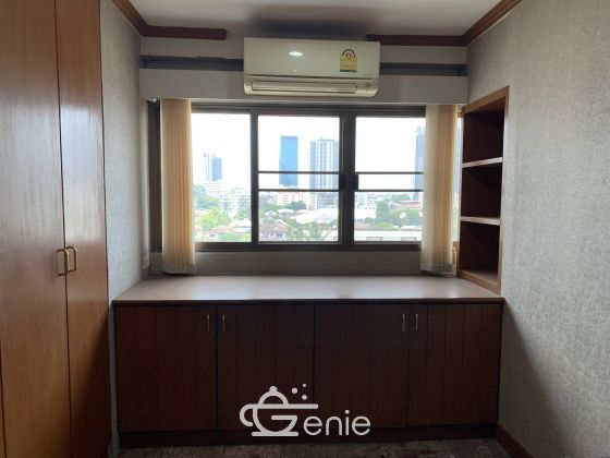 Thonglor Tower Condominium Large 3Br-2Ba, 100 sqm