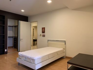 คอนโดให้เช่า Nusasiri Grand ราคาพิเศษ เพียง 30,000บาท/เดือน 2 ห้องนอน 2 ห้องน้ำ 80ตรม ห้องใหญ่อยู่สบาย ใกล้ BTS เอกมัย เฟอร์นิเจอร์ครบพร้อมเข้าอยู่