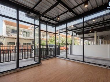 บ้านแฝด ม.ซื่อตรง รัตนาธิเบศร์ ใกล้ เซ็นทรัลรัตนาธิเบศร์ และ ทางด่วน งามวงศ์วาน