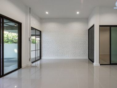 บ้านแฝด ม.ซื่อตรง รัตนาธิเบศร์ ใกล้ เซ็นทรัลรัตนาธิเบศร์ และ ทางด่วน งามวงศ์วาน