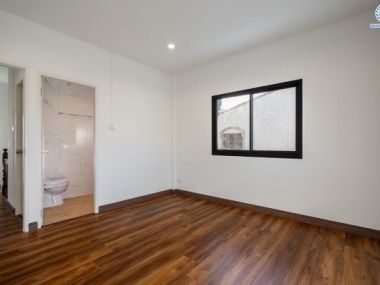 บ้านแฝด ม.ซื่อตรง รัตนาธิเบศร์ ใกล้ เซ็นทรัลรัตนาธิเบศร์ และ ทางด่วน งามวงศ์วาน