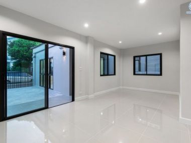 บ้านเดี่ยว ม.มณีรินทร์ รัตนาธิเบศร์-ท่าอิฐ ใกล้ทางด่วน งามวงศ์วาน และ เพียง 10 นาที ถึงรถไฟฟ้า สถานีบางรักน้อยท่าอิฐ