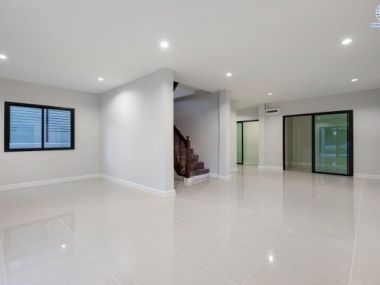 บ้านเดี่ยว ม.มณีรินทร์ รัตนาธิเบศร์-ท่าอิฐ ใกล้ทางด่วน งามวงศ์วาน และ เพียง 10 นาที ถึงรถไฟฟ้า สถานีบางรักน้อยท่าอิฐ