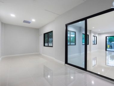 บ้านเดี่ยว ม.มณีรินทร์ รัตนาธิเบศร์-ท่าอิฐ ใกล้ทางด่วน งามวงศ์วาน และ เพียง 10 นาที ถึงรถไฟฟ้า สถานีบางรักน้อยท่าอิฐ