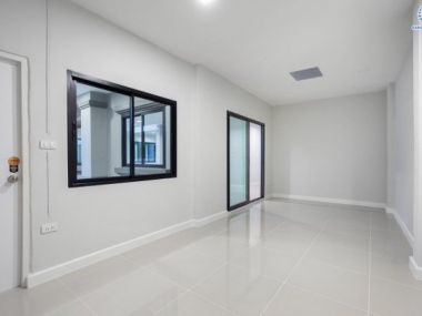 บ้านเดี่ยว ม.มณีรินทร์ รัตนาธิเบศร์-ท่าอิฐ ใกล้ทางด่วน งามวงศ์วาน และ เพียง 10 นาที ถึงรถไฟฟ้า สถานีบางรักน้อยท่าอิฐ