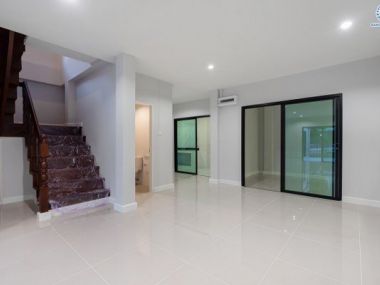 บ้านเดี่ยว ม.มณีรินทร์ รัตนาธิเบศร์-ท่าอิฐ ใกล้ทางด่วน งามวงศ์วาน และ เพียง 10 นาที ถึงรถไฟฟ้า สถานีบางรักน้อยท่าอิฐ