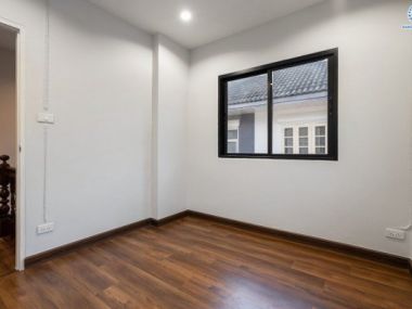 บ้านเดี่ยว ม.มณีรินทร์ รัตนาธิเบศร์-ท่าอิฐ ใกล้ทางด่วน งามวงศ์วาน และ เพียง 10 นาที ถึงรถไฟฟ้า สถานีบางรักน้อยท่าอิฐ